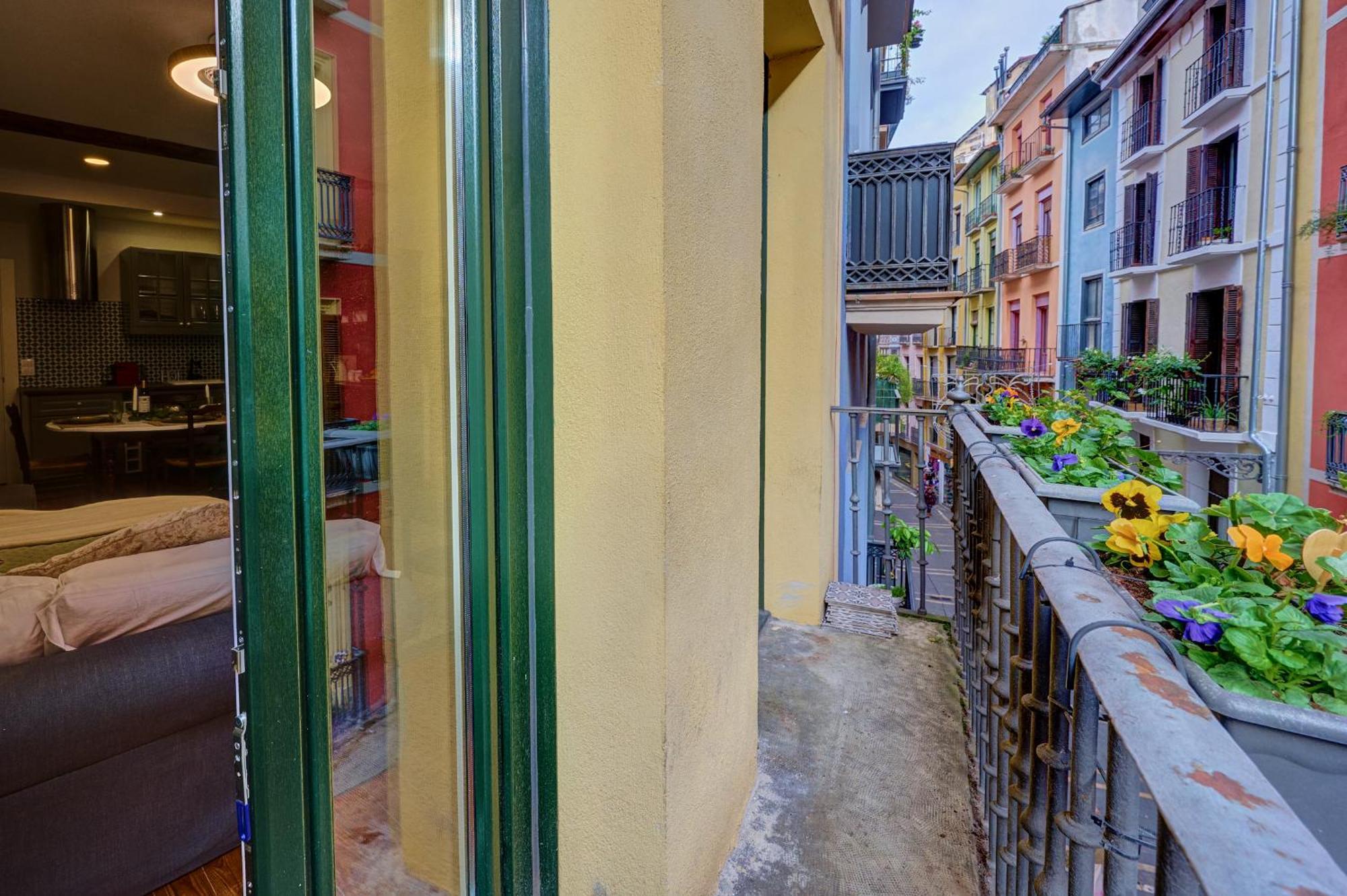 Heart Of Pamplona Apartments IV By Clabao Ngoại thất bức ảnh